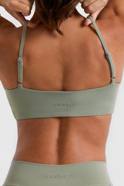 Set - Twist Bust Sports Bra in Bamboo Green